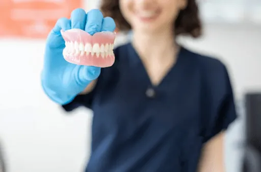 Dentist who specializes in dentures